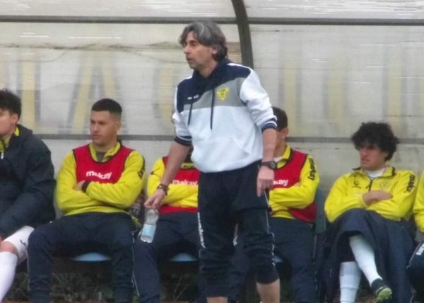 Mister-Monaldi-in-panchina